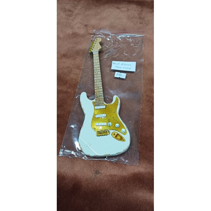 Miniatura kytara David Gilmour bílá